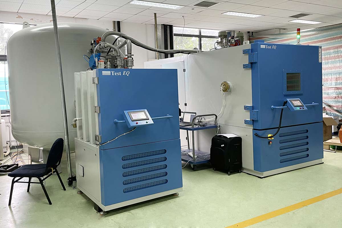 Altitude test chamber